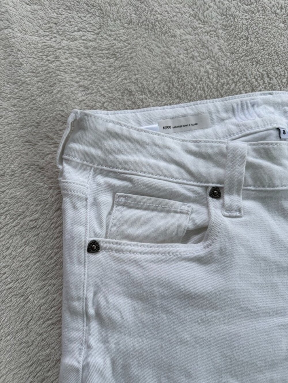 Kut From The Cloth Nikki Mid Rise Ankle Flare White Jeans Size 8 - Picture 4 of 13
